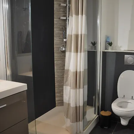 Hypercentre 64 Apartment *